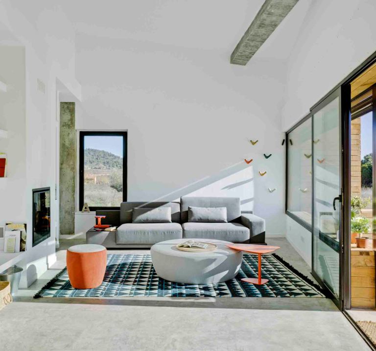 Tres viviendas de con recubrimiento de madera para tres hermanas en la montaña de Bullas.