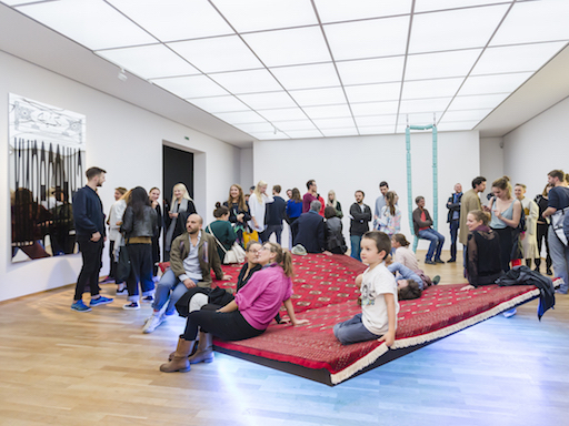 Die Eröffnung der Ausstellung zum Preis der Nationalgalerie für junge Kunst 2015 im Hamburger Bahnhof.© Foto: David von Becker